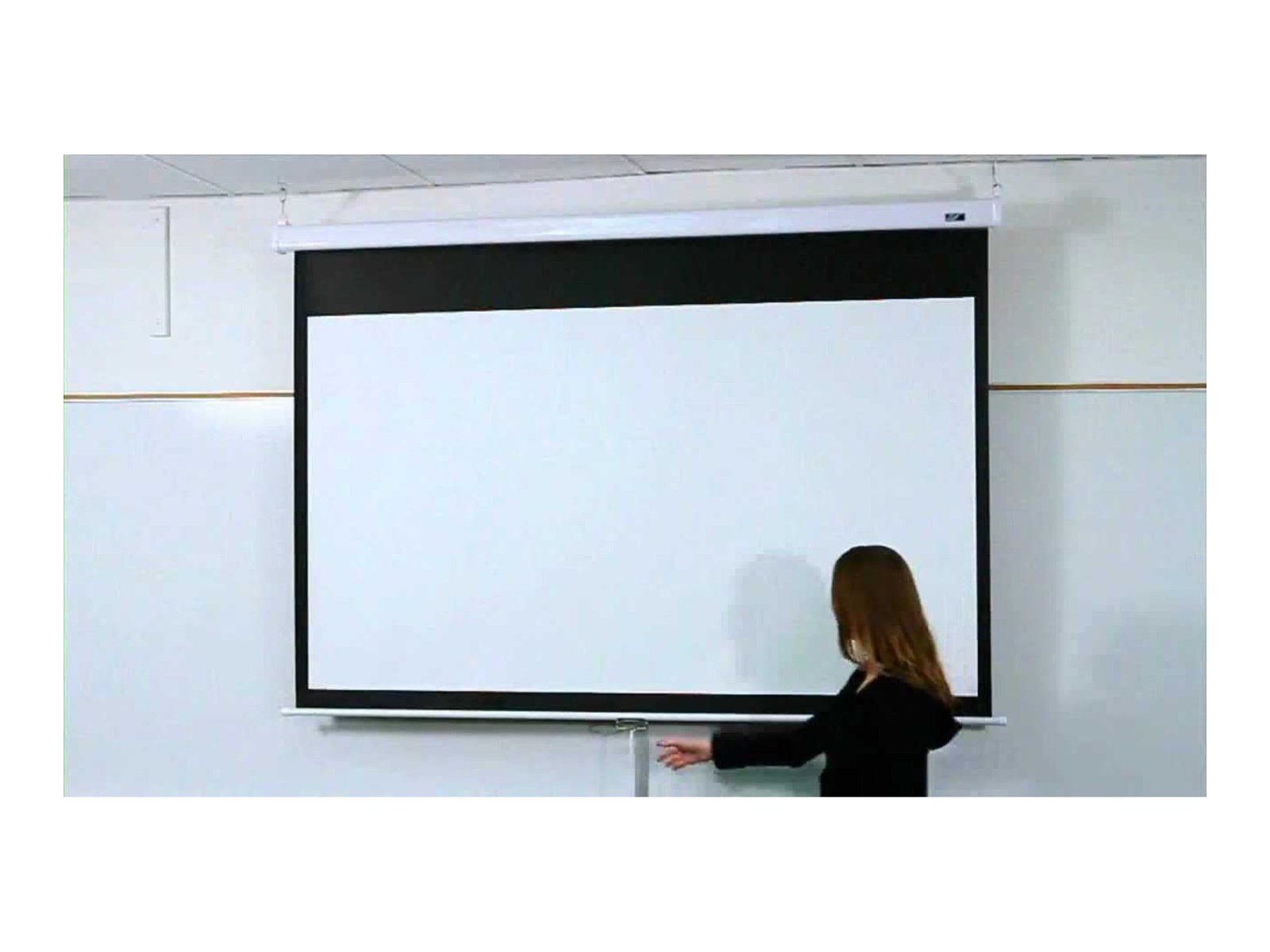 Elite Screens Elite Screens | Manual Series | M120XWV2 | Diagonal 120 " | 4:3 | Viewable screen width (W) 244 cm | White M120XWV2