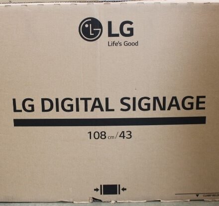 LG SALE OUT. SALE OUT. LG 43UH7J-H 43“ 3840x2160/700cd/m2/16:9/8ms/ HDMI DP Audio | LG | 43UH7J-H | 43 " | Landscape/Portrait | 24/7 | WebOS | Wi-Fi | DAMAGED PACKAGING, UNPACKED, USED, SCRATCHED ON BACK | 700 cd/m² | 8 ms | 178 ° | 178 ° 43UH7J-H.AEUSOSO