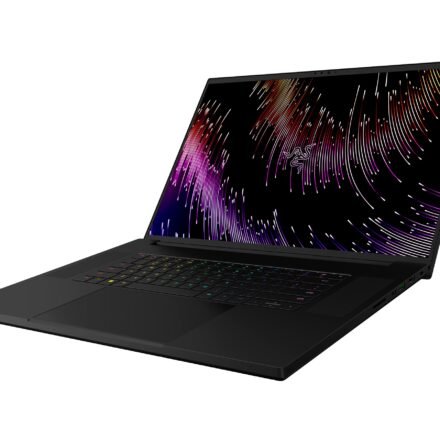 Razer Razer Blade 18 | Black | 18 " | IPS | Intel Core Ultra 9 | 275HX | 32 GB | DDR5 | Solid-state drive capacity 1000 GB | GeForce RTX 5080 | GDDR7 | 16 GB | Windows 11 Home | Bluetooth version 5.4 | Keyboard language English | Keyboard backlit | Warranty 24 month(s) RZ09-05298ER3-R3E1