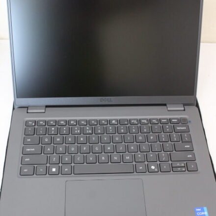 Dell SALE OUT. | Dell Latitude 3450 | 14 " | IPS | FHD | 1920 x 1080 pixels | Anti-glare | Intel Core i7 | i7-1355U | 16 GB | DDR5 | Solid-state drive capacity 512 GB | Intel Integrated Graphics | Windows 11 Pro | 802.11ax | Keyboard language English | Keyboard backlit | Warranty 34 month(s) | Battery warranty 12 month(s) | UNPACKED N010L345014EMEA_VPSO