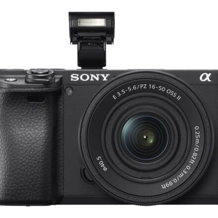 Sony Sony ILCE-6400 Mirrorless Camera + 16-50mm Lens | Sony ILCE6400AKB.CEC