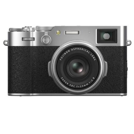 Fujifilm Fujifilm | Digital Camera | X100VI | Compact camera | 40.2 MP | ISO sensitivity (max) 512000 | Display diagonal 3 " | Wi-Fi | X-Trans CMOS 5 | Silver 4547410528282